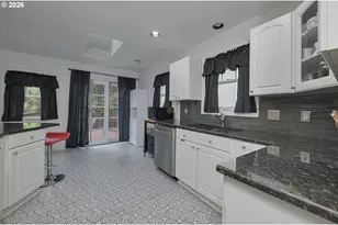 11251 SW Capitol Hwy, Portland, OR 97219 - Photo 7