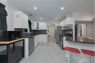 11251 SW Capitol Hwy, Portland, OR 97219 - Photo 9