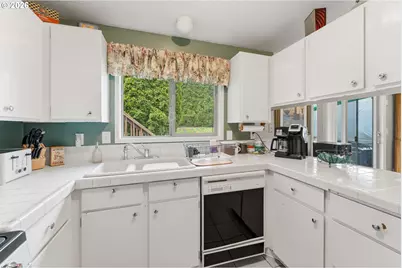 1865 7th St, Columbia City, OR 97018 - Photo 19