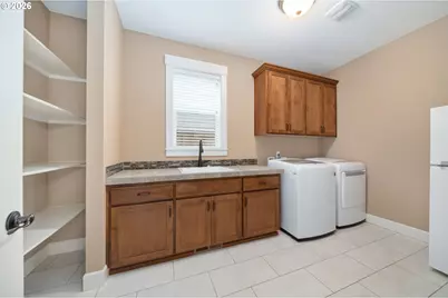 787 E Roosevelt St, Carlton, OR 97111 - Photo 21