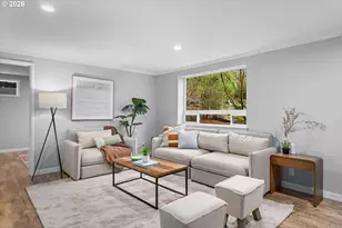 901 SW Maplecrest Ct, Portland, OR 97219 - Photo 17