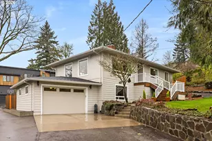 901 SW Maplecrest Ct, Portland, OR 97219 - Photo 3