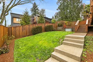 901 SW Maplecrest Ct, Portland, OR 97219 - Photo 41