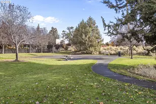 20745 NE Comet Ln, Bend, OR 97701 - Photo 25