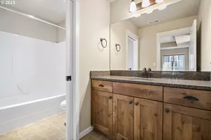 20745 NE Comet Ln, Bend, OR 97701 - Photo 17