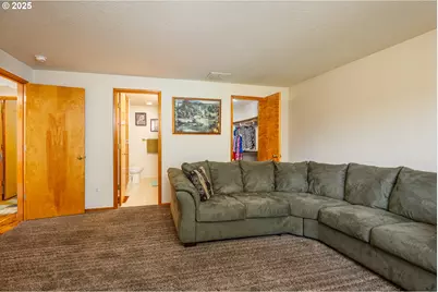 5282 Sugarpine Cir, Eugene, OR 97402 - Photo 13