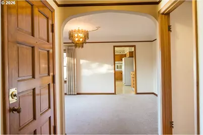 144 SE 85th Ave, Portland, OR 97216 - Photo 3