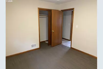 144 SE 85th Ave, Portland, OR 97216 - Photo 13
