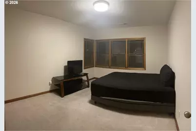 144 SE 85th Ave, Portland, OR 97216 - Photo 37