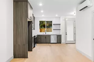 5215 SW Vacuna St, Portland, OR 97219 - Photo 3