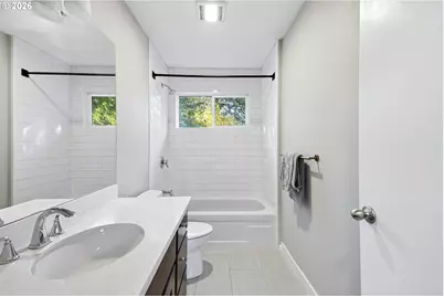 1330 SW Hume St, Portland, OR 97219 - Photo 17