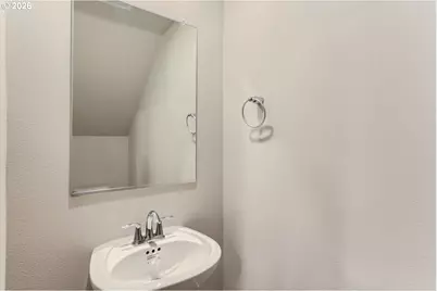 867 Kirksey St, Woodburn, OR 97071 - Photo 9