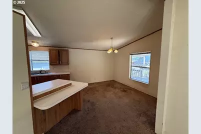 903 Cook St, Myrtle Creek, OR 97457 - Photo 5