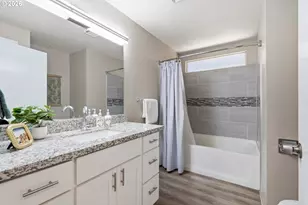20168 SW Tillamook Ct, Tualatin, OR 97062 - Photo 23