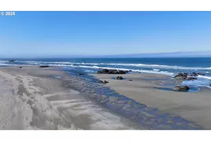 93830 Low Tide Dr, Gold Beach, OR 97444 - Photo 11