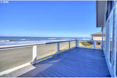 93830 Low Tide Dr, Gold Beach, OR 97444 - Photo 31
