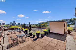 2021 SW Main St, Portland, OR 97205 - Photo 29