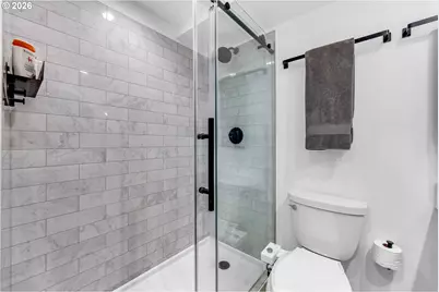 2021 SW Main St #33, Portland, OR 97205 - Photo 17