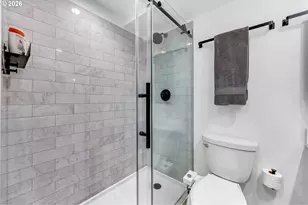 2021 SW Main St, Portland, OR 97205 - Photo 17