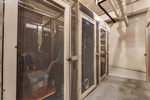 2021 SW Main St, Portland, OR 97205 - Photo 29