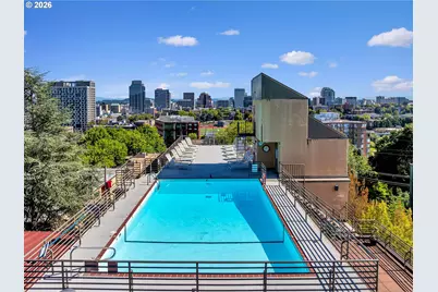 2021 SW Main St #33, Portland, OR 97205 - Photo 1