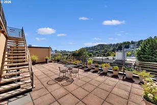 2021 SW Main St, Portland, OR 97205 - Photo 5