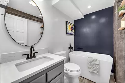 2021 SW Main St #33, Portland, OR 97205 - Photo 15