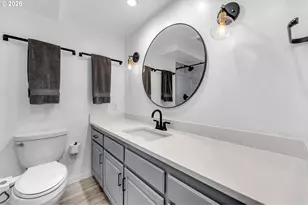 2021 SW Main St, Portland, OR 97205 - Photo 19