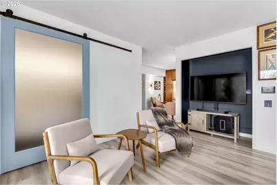 2021 SW Main St #33, Portland, OR 97205 - Photo 9