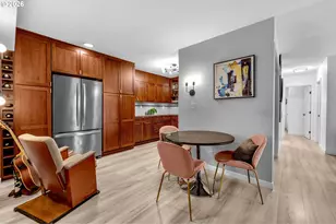 2021 SW Main St, Portland, OR 97205 - Photo 11