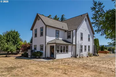 13224 SE Lookingglass Rd, Winston, OR 97496 - Photo 11