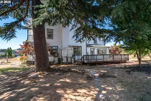 13224 SE Lookingglass Rd, Winston, OR 97496 - Photo 9