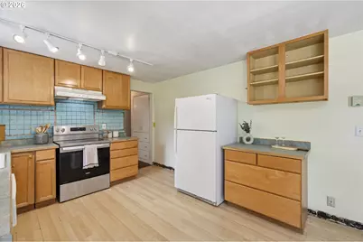 1805 Hemlock St, Eugene, OR 97404 - Photo 15