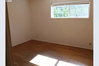 1805 Hemlock St, Eugene, OR 97404 - Photo 17