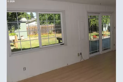 1805 Hemlock St, Eugene, OR 97404 - Photo 13