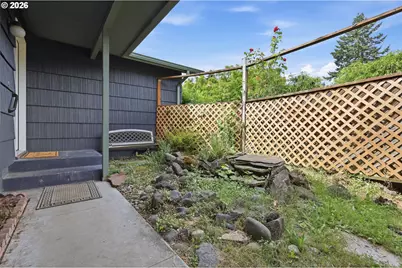 1805 Hemlock St, Eugene, OR 97404 - Photo 3
