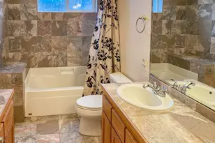 3133 NE Douglas Ave, Roseburg, OR 97470 - Photo 17