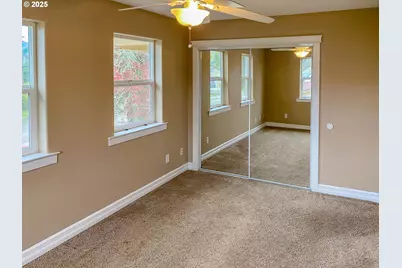 3133 NE Douglas Ave, Roseburg, OR 97470 - Photo 19