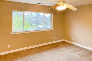 3133 NE Douglas Ave, Roseburg, OR 97470 - Photo 15