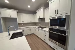 1585 N Young St, Lafayette, OR 97127 - Photo 3