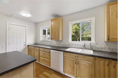 116 Elm Ave, Wood Village, OR 97060 - Photo 9