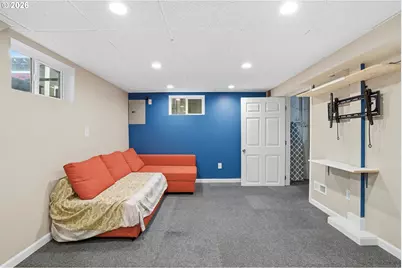 9752 N Ivanhoe St, Portland, OR 97203 - Photo 19