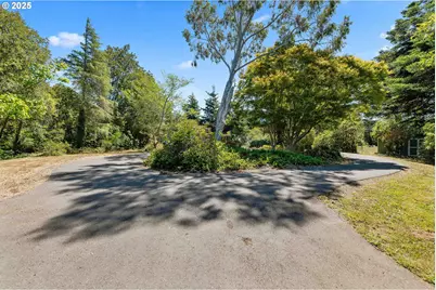 705 Ohio Ave NE, Bandon, OR 97411 - Photo 35