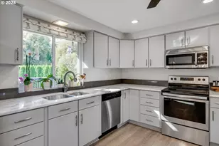 2074 SE Linden Pl, Gresham, OR 97080 - Photo 13