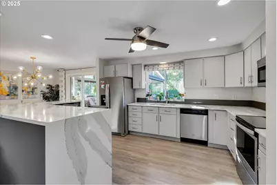 2074 SE Linden Pl, Gresham, OR 97080 - Photo 11