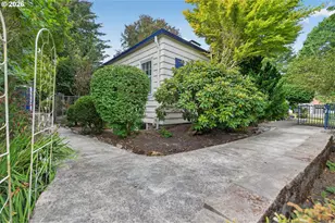 660 SW Evans St, Portland, OR 97219 - Photo 45