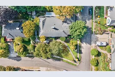 660 SW Evans St, Portland, OR 97219 - Photo 47