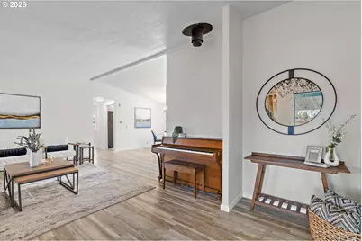 925 New Haven Dr NE, Salem, OR 97317 - Photo 5