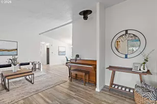 925 New Haven Dr NE, Salem, OR 97317 - Photo 5