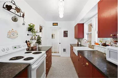 108 E 13th St, The Dalles, OR 97058 - Photo 15